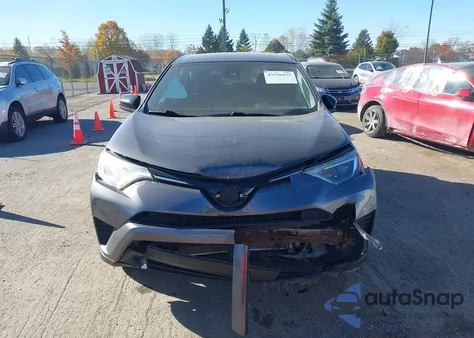 2018 Toyota Rav4 Le z USA, uszkodzony, nr VIN 2T3ZFREV2JW472437